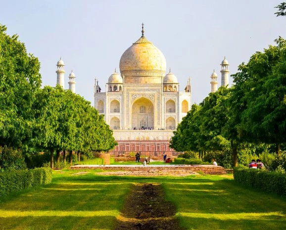 Taj Mahal tour by Luxury Car from Delhi